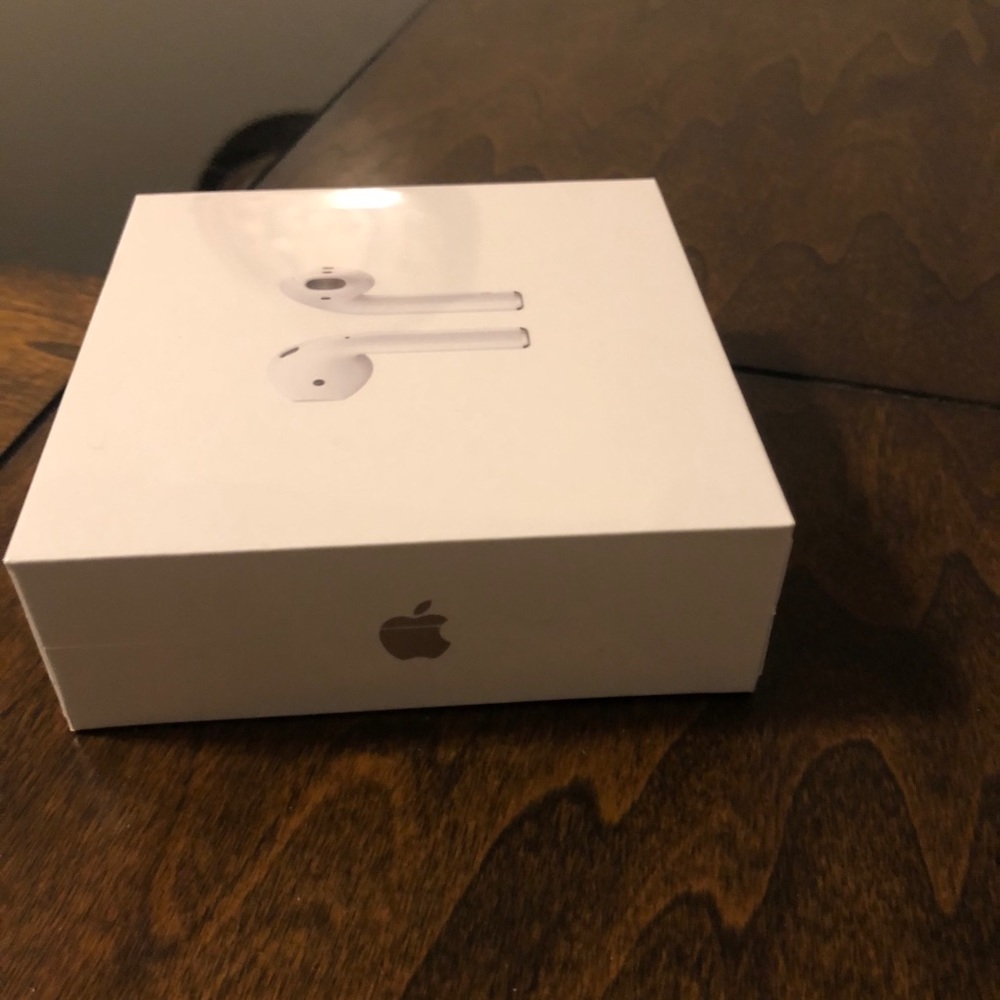Apple AirPods Generation 2 with Charging Case